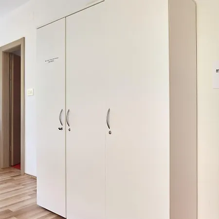 Love Dubrovnik Hostel *