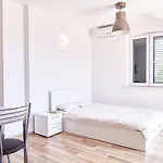 Love Dubrovnik Hostel 두브로브니크
