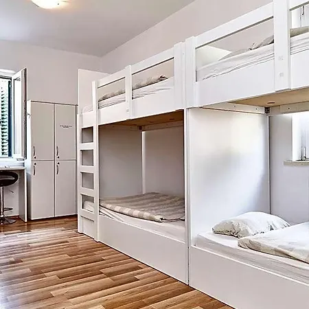 Love Dubrovnik Hostel 호스텔 두브로브니크
