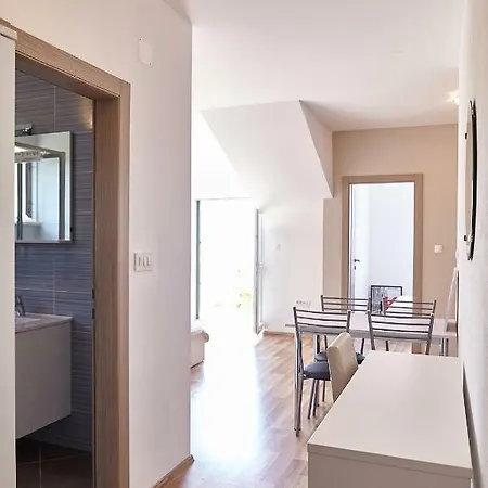 Love Dubrovnik Hostel 호스텔 두브로브니크
