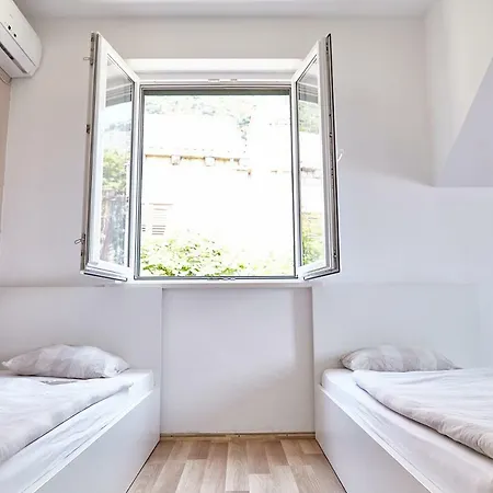 Love Dubrovnik Hostel 호스텔 두브로브니크