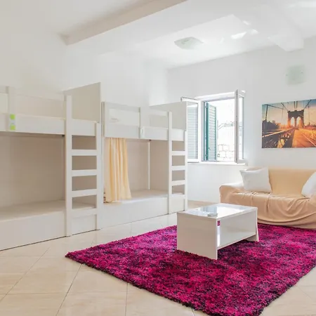 Love Dubrovnik Hostel *